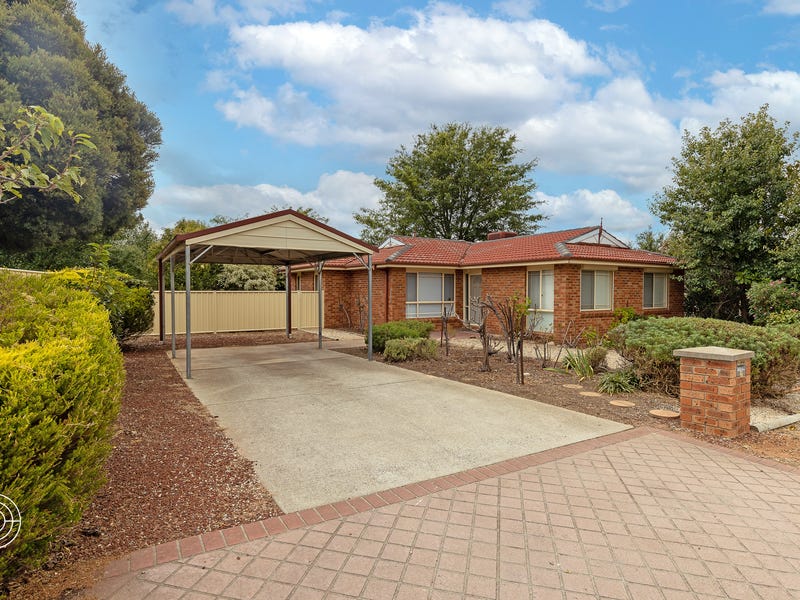 17 Thornhill Cres, Dunlop, ACT 2615