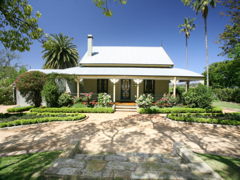 6 Railway Avenue, Faulconbridge, NSW 2776