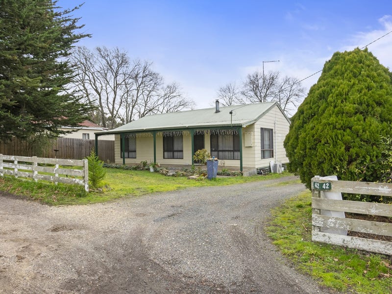 42 Main Street, Gordon, Vic 3345 Property Details