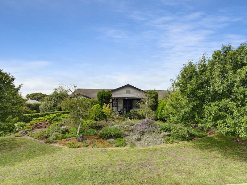 6 Bourbon Way, Waurn Ponds, VIC 3216