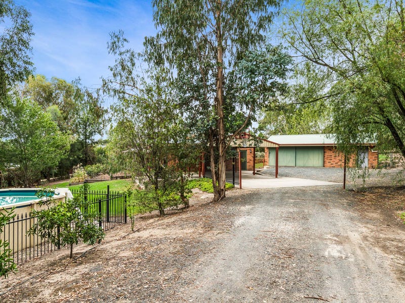 15 Michelle Drive, Kiewa, Vic 3691 Property Details