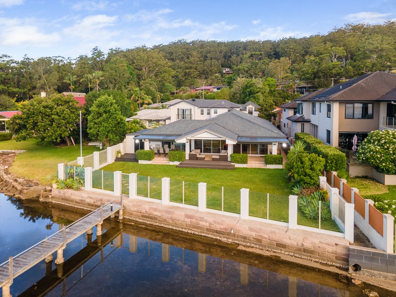 251 Avoca Drive, Green Point, NSW 2251