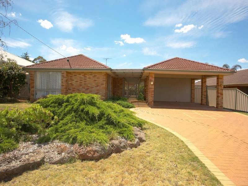 70 Centenary Avenue Kurunjang, Melton, Vic 3337 Property Details