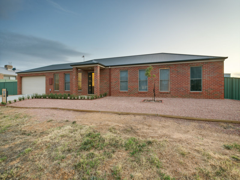 7 St James Wood Drive, North Bendigo, VIC 3550