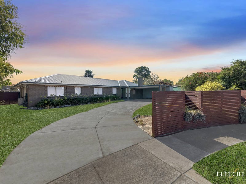 10 Rowell Court, Melton South, VIC 3338 - realestate.com.au