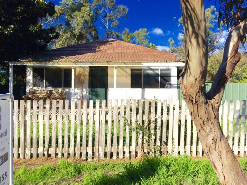 102 Fouracre Street, Waroona, WA 6215 Property Details