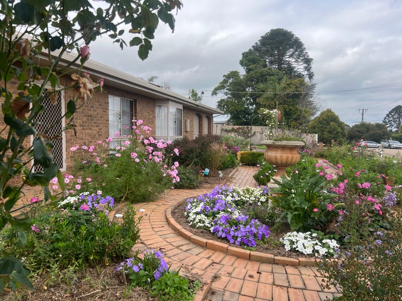 17 Raymond Street, Orbost, Vic 3888 House for Sale