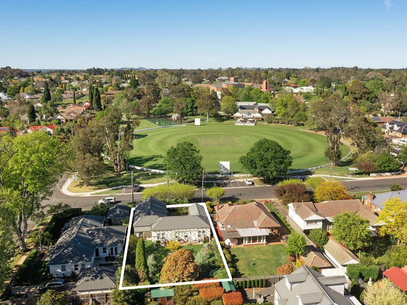 70 Boolwey Street, Bowral, NSW 2576 Property Details