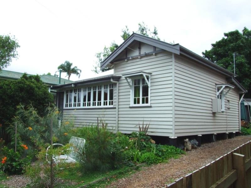 55 Alford Street Mount Lofty Qld 4350