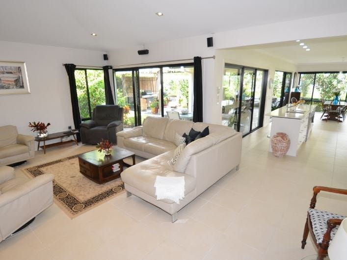 52 Ingles Circuit, Arundel, Qld 4214 Property Details