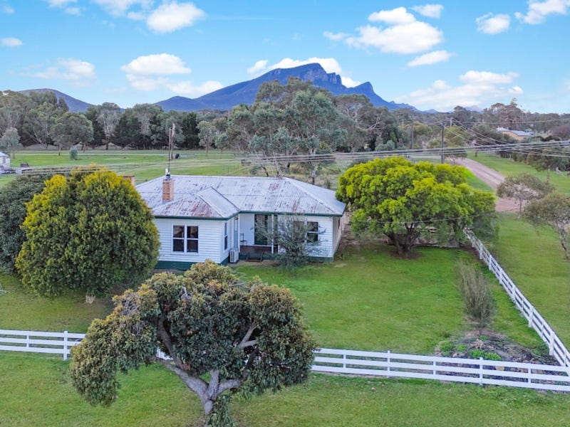 2 Parker Street, Dunkeld, Vic 3294 House for Sale