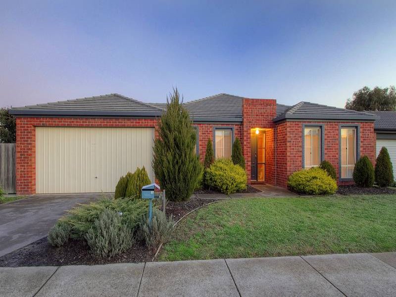 16 Grange Circuit, Beaconsfield, Vic 3807 Property Details
