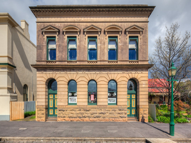 28 Fraser Street Clunes Vic 3370 Property Details