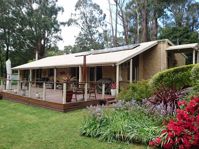 44 Devon Avenue, Cockatoo, Vic 3781 Property Details