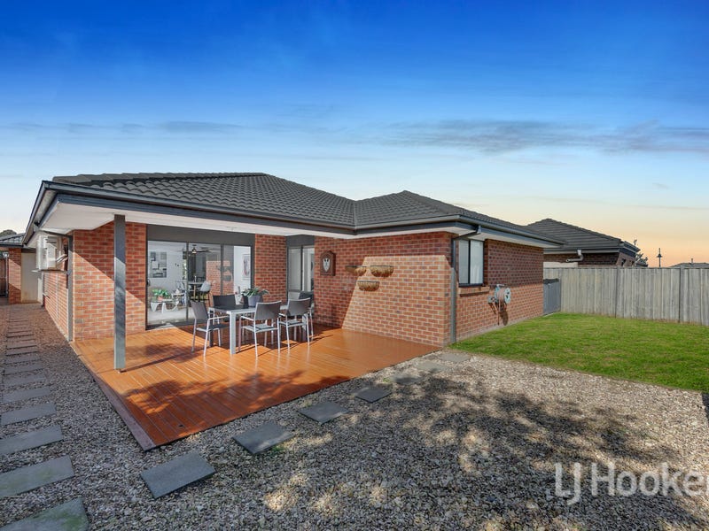 19 Berry Saltbush Drive, Wallan, Vic 3756 House for Sale realestate