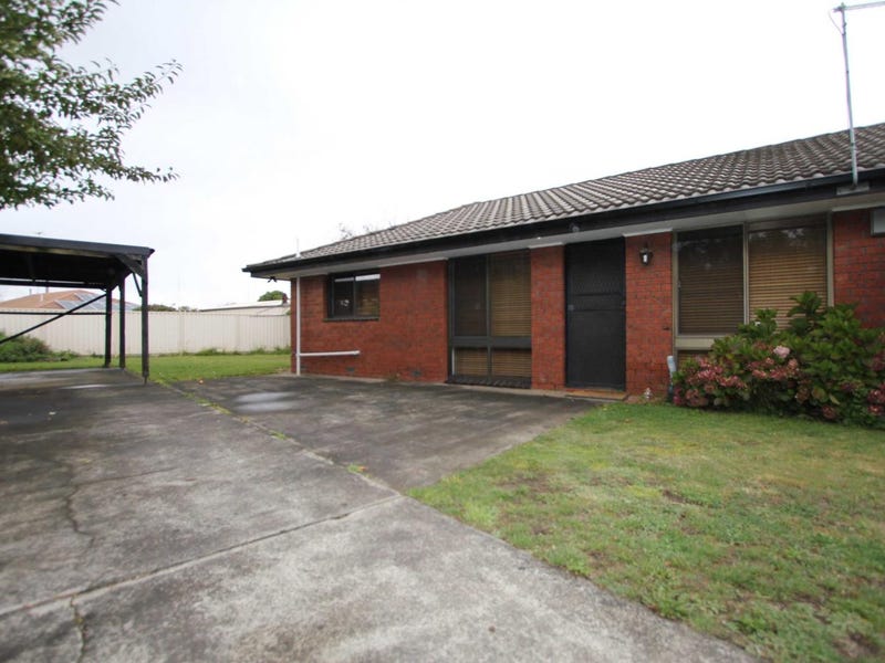 2/13 Iona Drive, Sebastopol, VIC 3356