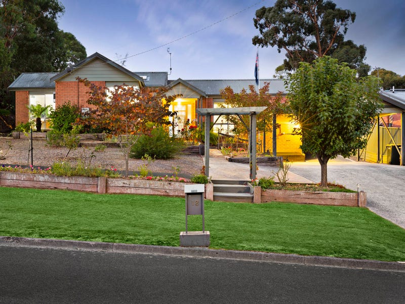 12 Mount Helen Avenue, Mount Helen, VIC 3350
