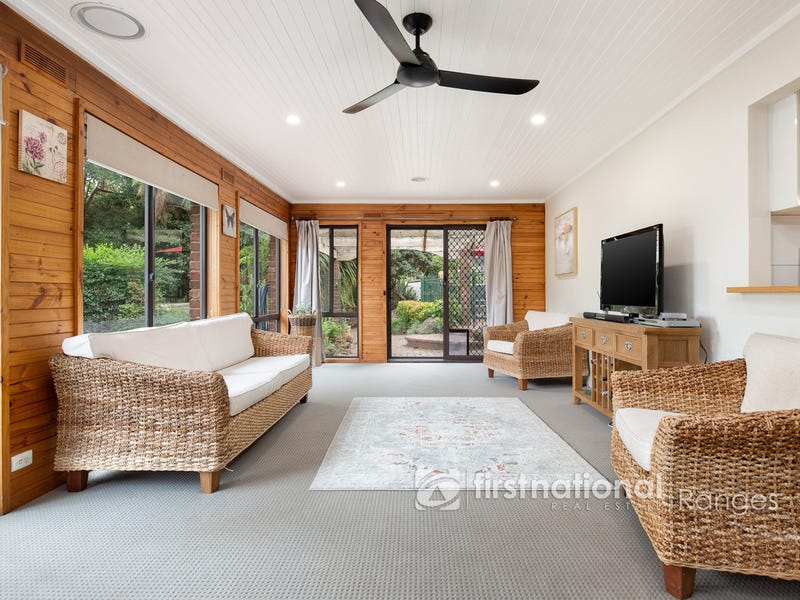 4 Cockatoo Avenue, Cockatoo, Vic 3781 Property Details