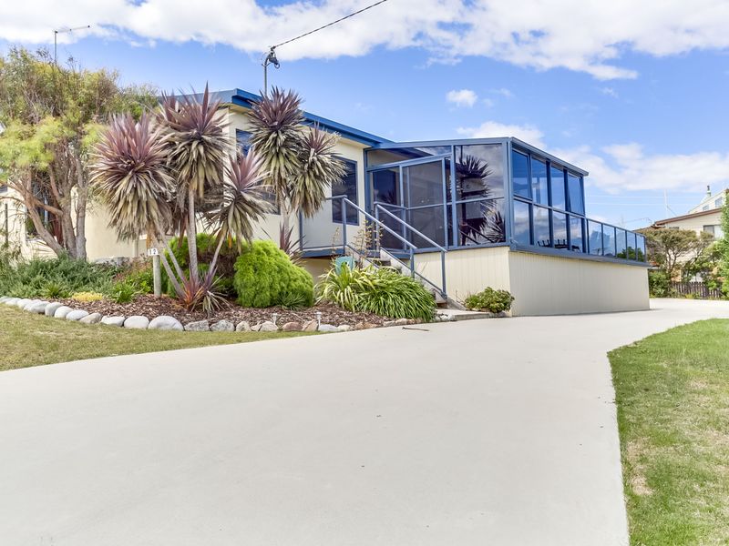 127 Swanwick Drive, Coles Bay, TAS 7215