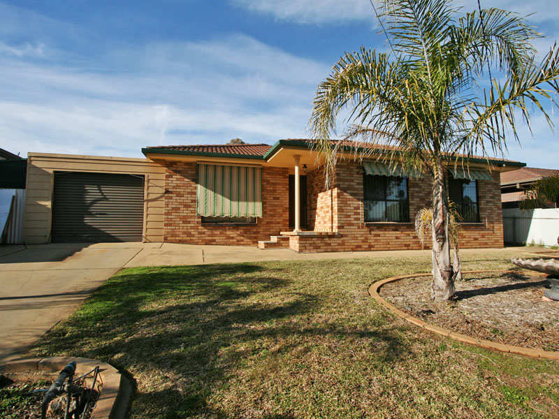 39 Truscott Drive, Ashmont, NSW 2650