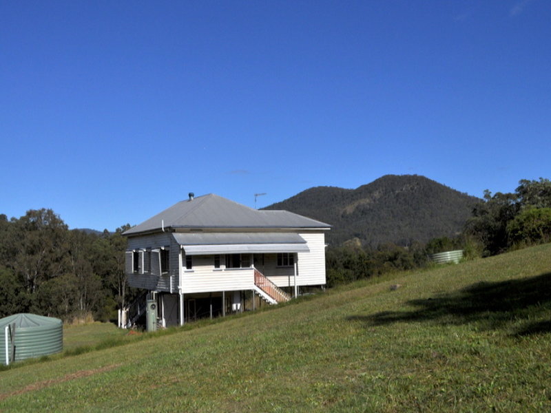 4 Connemara Court CONONDALE, Maleny, Qld 4552 Property Details