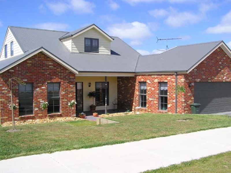 11 Isabella Boulevard, Korumburra, Vic 3950 Property Details