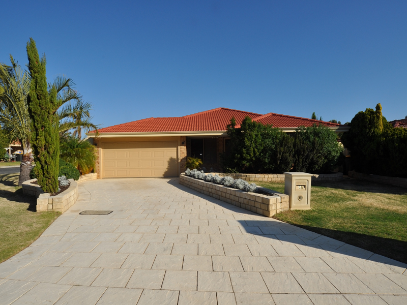 30 Midlothian Crescent, Kinross, WA 6028 Property Details