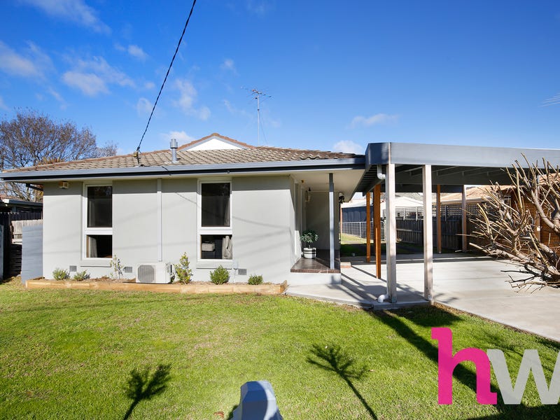 15 Pioneer Road, Grovedale, VIC 3216