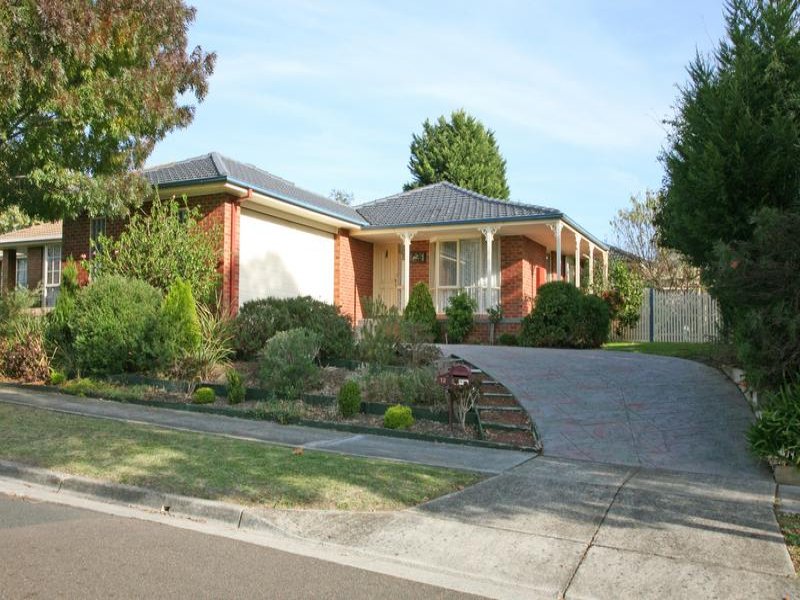 12 Crusoe Drive, Lysterfield, VIC 3156