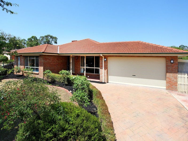 8 Ambleside Close, Mooroolbark, VIC 3138
