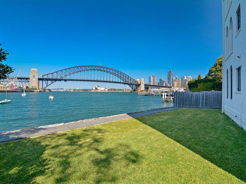 2/19 East Crescent Street, Mcmahons Point, NSW 2060