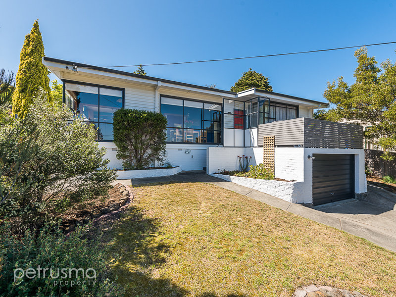9 Clunie Close, Lindisfarne, Tas 7015 Property Details