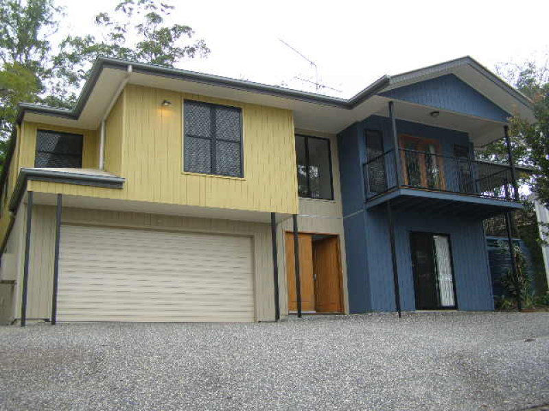 18 Hobart Avenue, Camp Hill, QLD 4152 18 Hobart Avenue, Camp Hill, QLD 4152