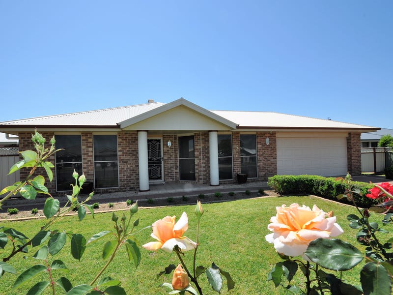 12 Holmwood Drive, Dubbo, NSW 2830