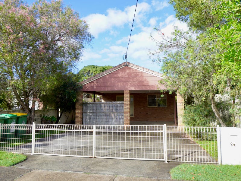24 Chainey Avenue, Miami, QLD 4220