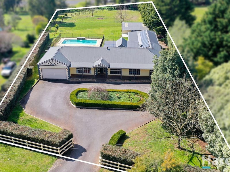 28 Pepperell Drive, Drouin, Vic 3818 Property Details