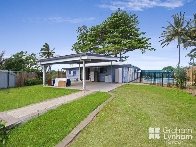 26 Reef Street, Saunders Beach, QLD