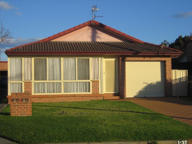 1/37 Griffiths Street, Oak Flats, NSW 2529