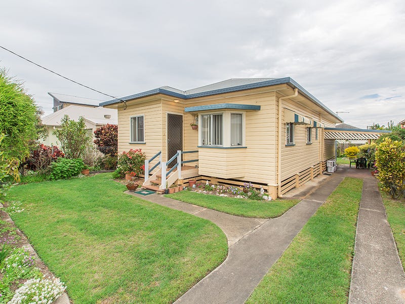 19 Arthur Street, Woody Point, QLD 4019