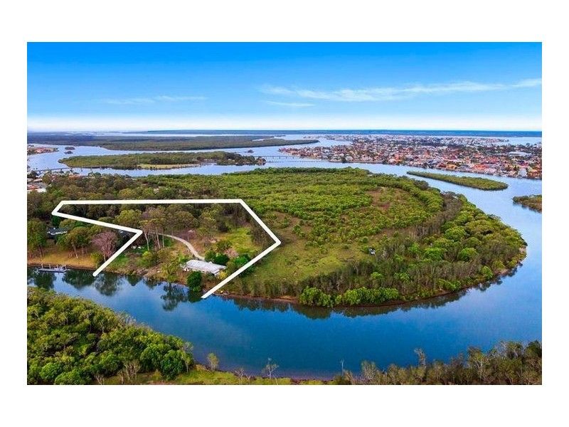 100 Crescent Avenue, Hope Island, QLD 4212