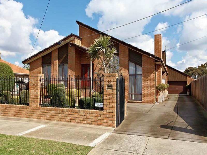 11 Banksia Grove, Tullamarine, Vic 3043 Property Details