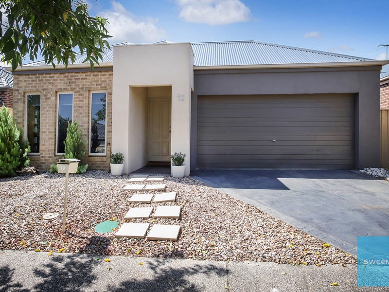 12 Cook Street, Caroline Springs, VIC 3023