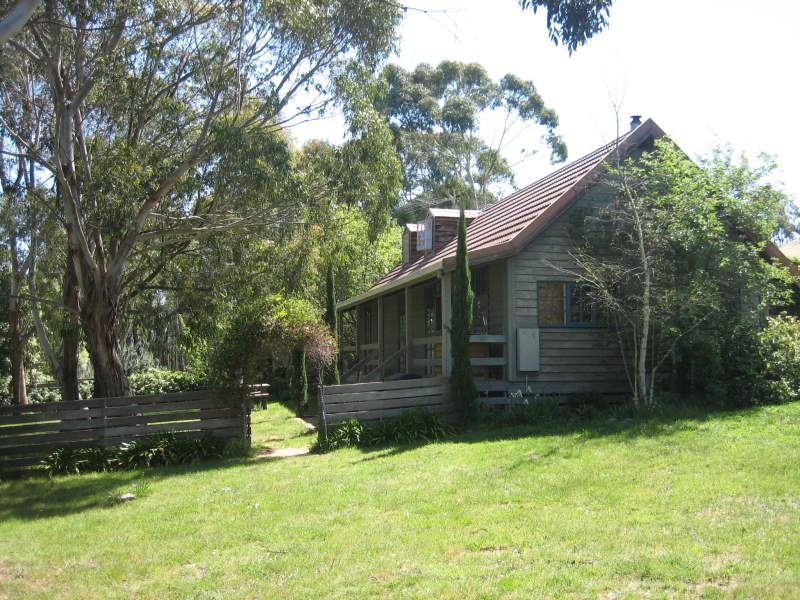 171 Waterfalls Road, Mount Macedon, VIC 3441