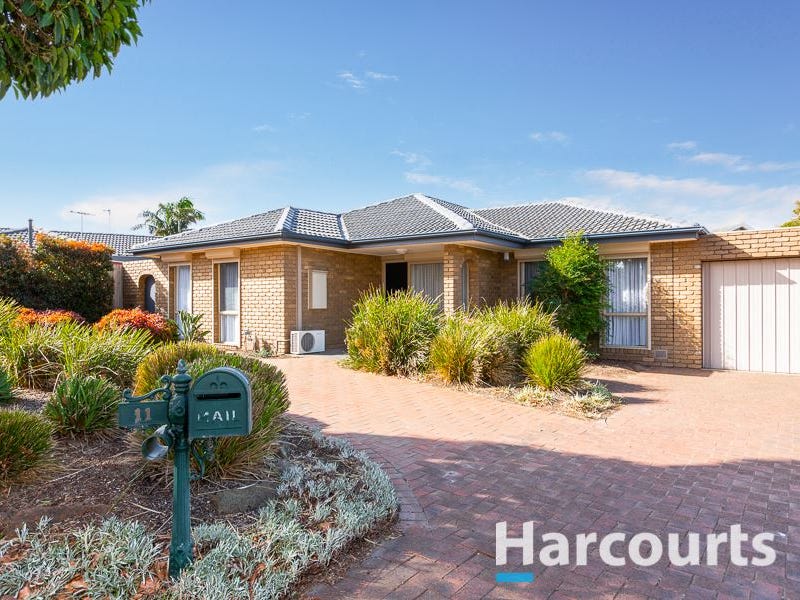 11 Saintsbury Cres, Dandenong North, VIC 3175