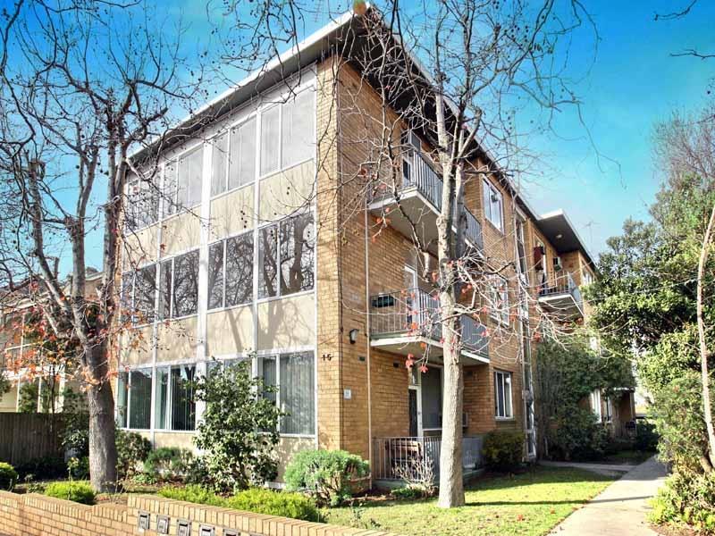 1/15 Beach Avenue, Elwood, Vic 3184