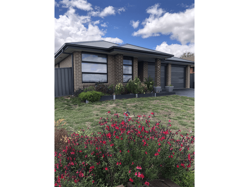 4 Parker Street, Crookwell, NSW 2583 Property Details