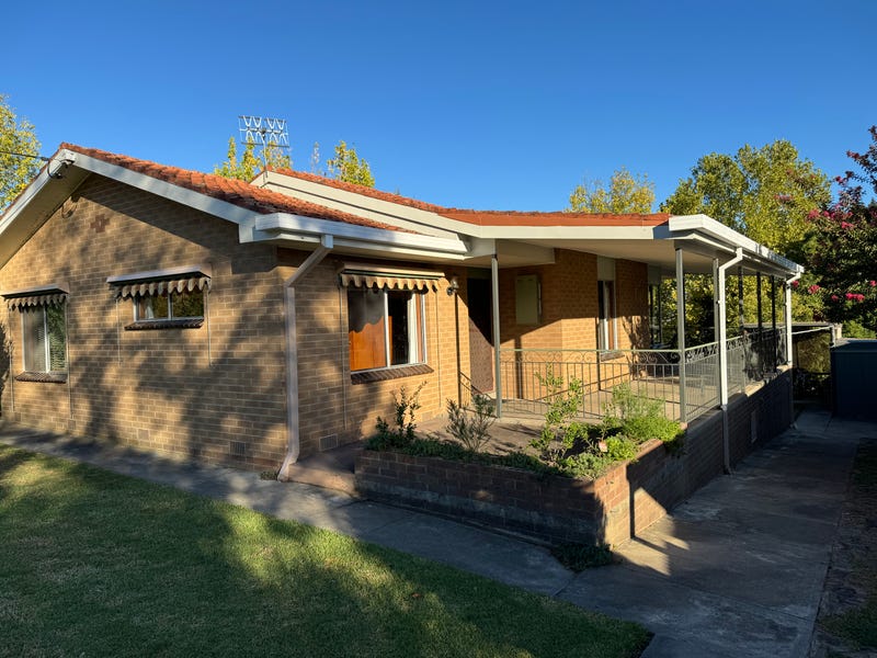 6 Younghusband st, Corryong, Vic 3707 House for Sale