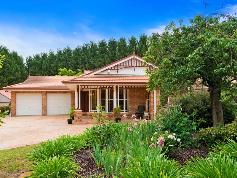 2 Highland Drive, Bowral, NSW 2576 Property Details
