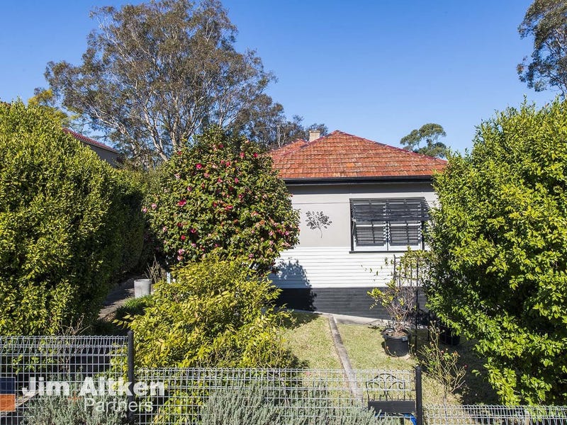 4 Moore Road, Springwood, NSW 2777