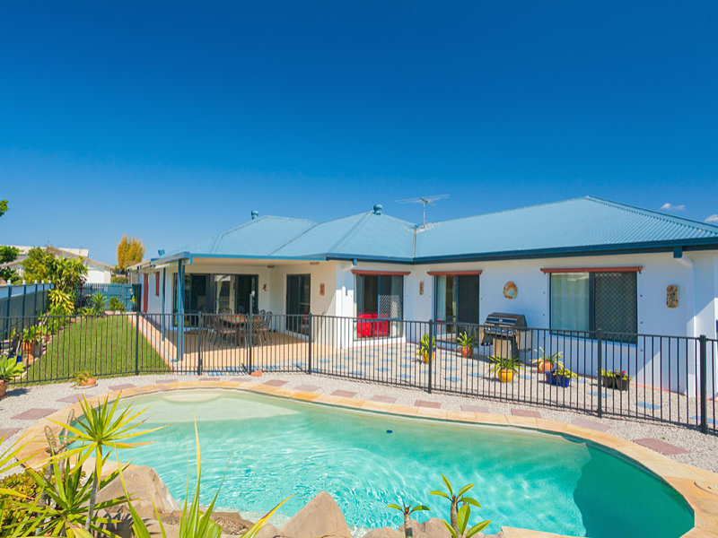 1 Twin Lakes Drive, Murrumba Downs, QLD 4503